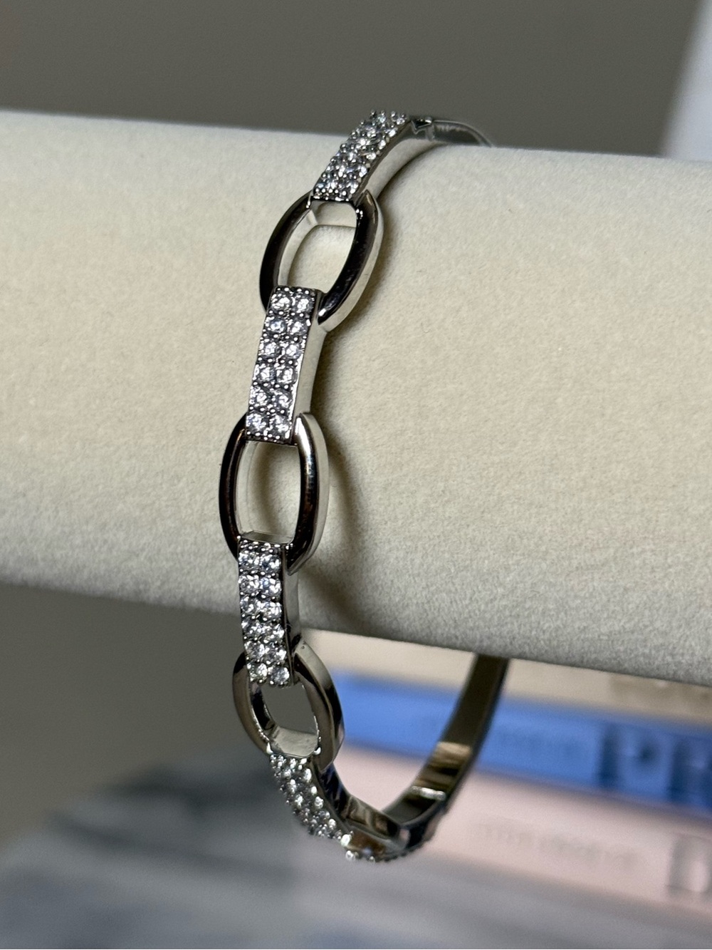 Goldoro 18k White Gold (GF/Layered) 8”Bangle. Brand New! #385